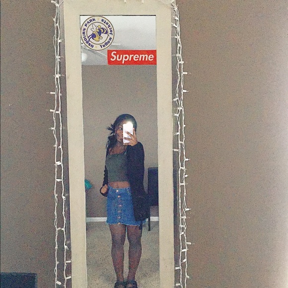 Meet your Posher, Manuella - Picture 1 of 1